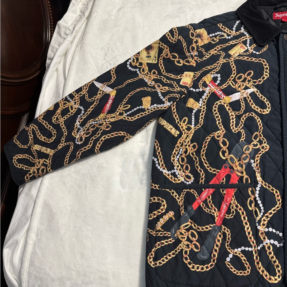 Supreme - Picture 3 of 10